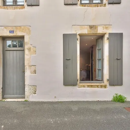 Charmante Maison Pour 2 - 500m De La La Flotte